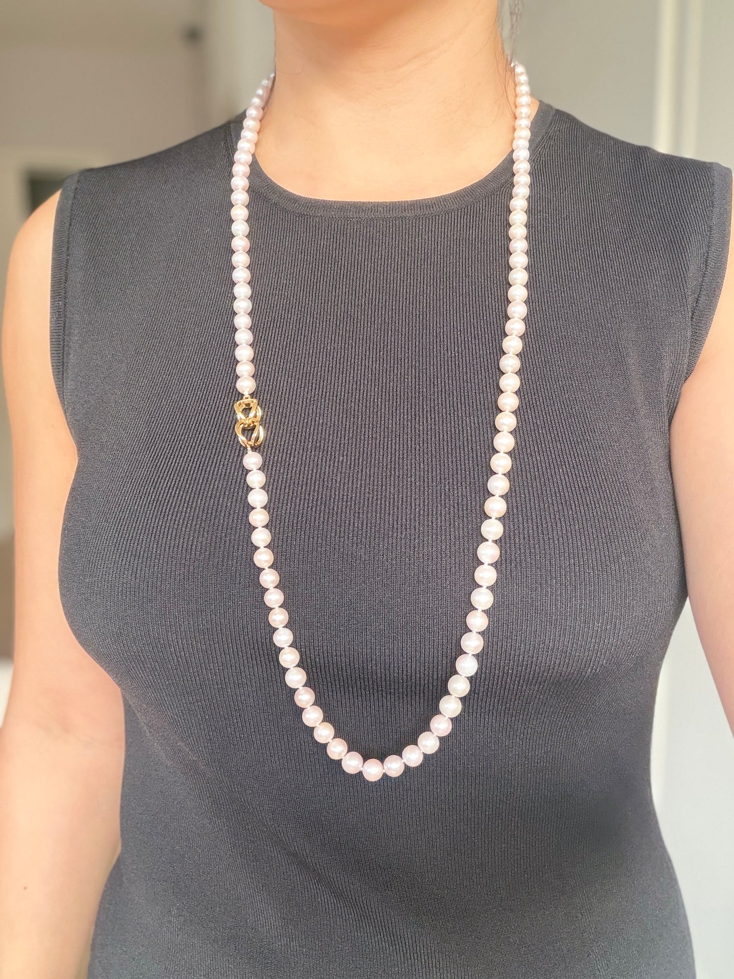 White Round Freshwater Pearl Lariat Necklace - CLASSIC - Infinity