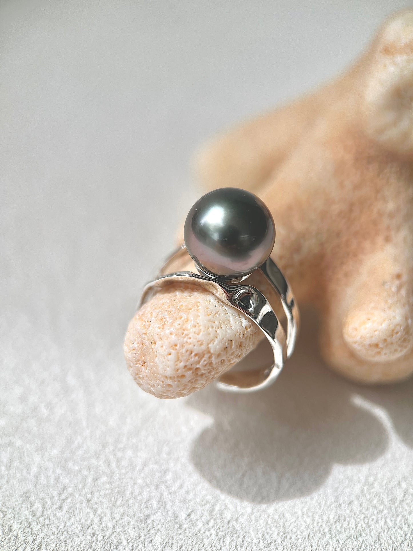 Silver ring with large black Tahitian pearl